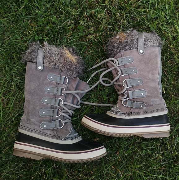 Sorel Joan of Arctic snow boots